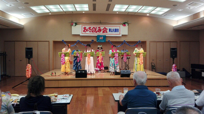 東山光寿会バンド演奏.jpg